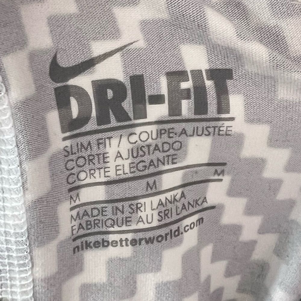 Dri-Fit Nike Tank - Picture 2 of 3